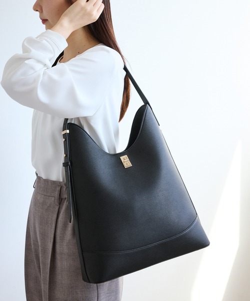 me fit BAG フィットワンショルダーバッグ/A4対応・軽量（ショルダー