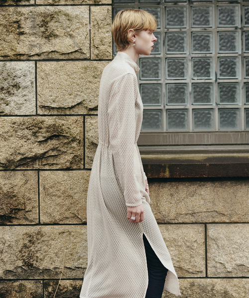 JOURNAL STANDARD（ジャーナルスタンダード）の「別注【MIKA KASAI】 Lace one-piece（ワンピース・レディース・ベージュ/ネイビー・FREE）」の4枚目の写真