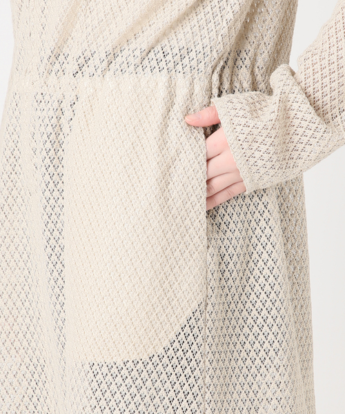 JOURNAL STANDARD（ジャーナルスタンダード）の「別注【MIKA KASAI】 Lace one-piece（ワンピース・レディース・ベージュ/ネイビー・FREE）」の12枚目の写真