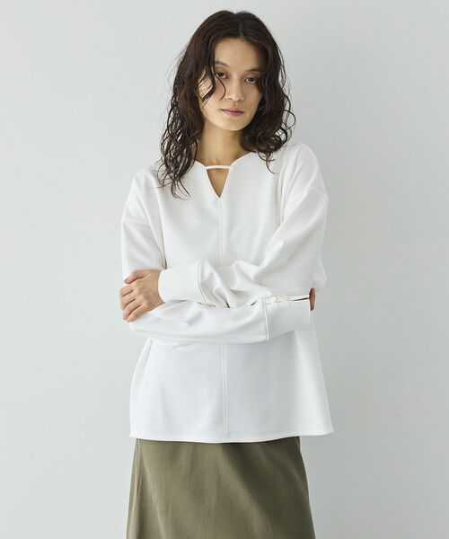 GARAGE OF GOOD CLOTHING（ガレージオブグッドクロージング）の「【日本製】ジョーゼットジャージ-2WayTブラウス（シャツ/ブラウス・レディース・ベージュ/ホワイト・FREE）」の3枚目の写真