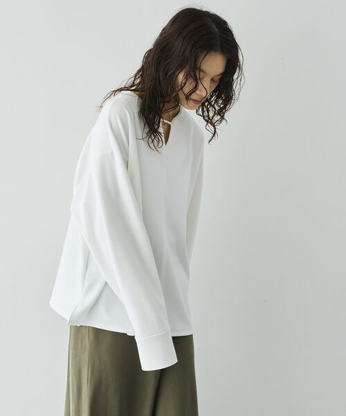 GARAGE OF GOOD CLOTHING（ガレージオブグッドクロージング）の「【日本製】ジョーゼットジャージ-2WayTブラウス（シャツ/ブラウス・レディース・ベージュ/ホワイト・FREE）」の5枚目の写真