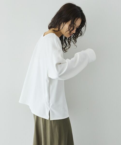 GARAGE OF GOOD CLOTHING（ガレージオブグッドクロージング）の「【日本製】ジョーゼットジャージ-2WayTブラウス（シャツ/ブラウス・レディース・ベージュ/ホワイト・FREE）」の6枚目の写真