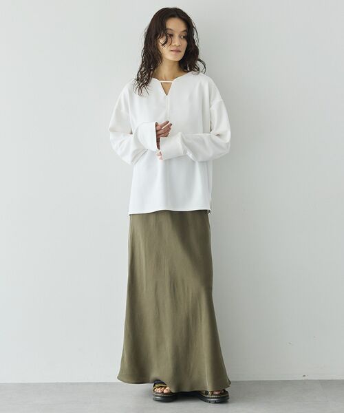 GARAGE OF GOOD CLOTHING（ガレージオブグッドクロージング）の「【日本製】ジョーゼットジャージ-2WayTブラウス（シャツ/ブラウス・レディース・ベージュ/ホワイト・FREE）」の7枚目の写真