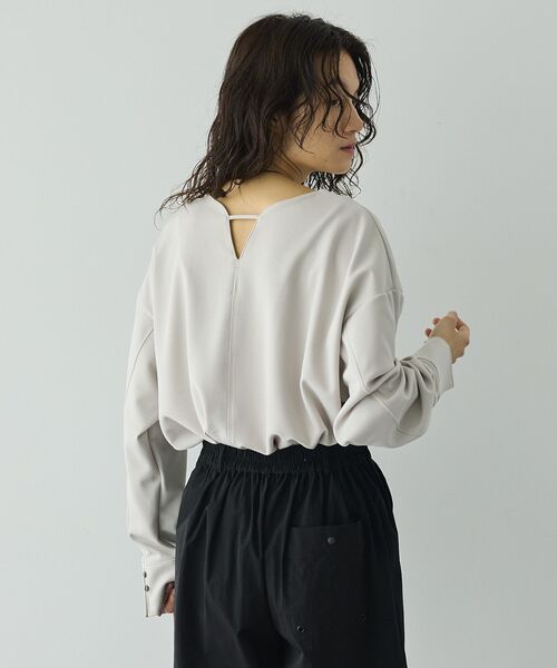 GARAGE OF GOOD CLOTHING（ガレージオブグッドクロージング）の「【日本製】ジョーゼットジャージ-2WayTブラウス（シャツ/ブラウス・レディース・ベージュ/ホワイト・FREE）」の15枚目の写真