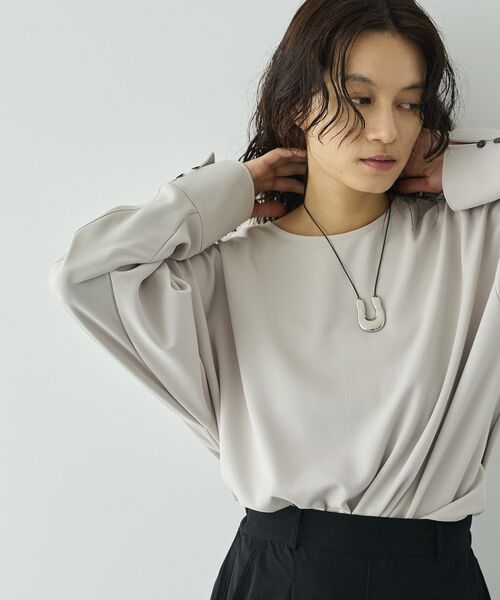 GARAGE OF GOOD CLOTHING（ガレージオブグッドクロージング）の「【日本製】ジョーゼットジャージ-2WayTブラウス（シャツ/ブラウス・レディース・ベージュ/ホワイト・FREE）」の19枚目の写真