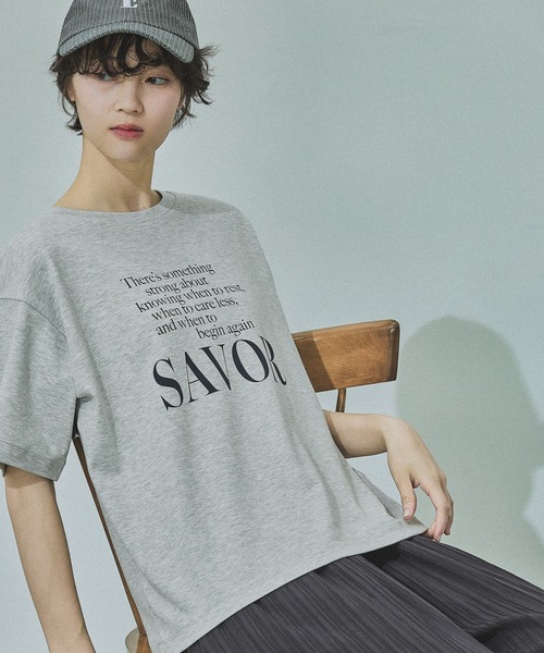 LAKOLE(ラコレ)の「アソートロゴプリントT / 660032(Tシャツ/カットソー・レディース・グレー/オフホワイト/ネイビー/ベージュ・FREE)」の1枚目の写真