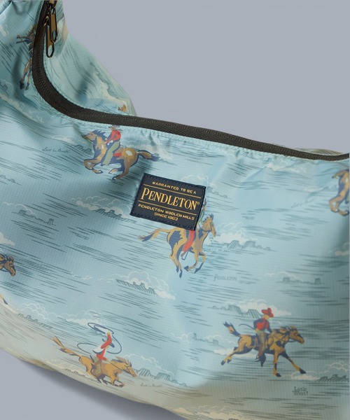 PENDLETON(ペンドルトン)の「【 PENDLETON / ペンドルトン 】ECOPET PRINT BANANA BAG / エコペットプリントバナナバッグ(ショルダーバッグ・レディース・オフホワイト/ブルー/オリーブ・FREE)」の4枚目の写真