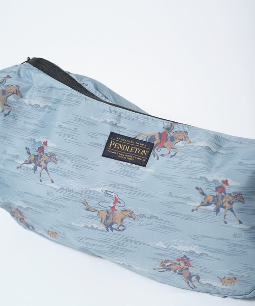 PENDLETON(ペンドルトン)の「【 PENDLETON / ペンドルトン 】ECOPET PRINT BANANA BAG / エコペットプリントバナナバッグ(ショルダーバッグ・レディース・オフホワイト/ブルー/オリーブ・FREE)」の16枚目の写真
