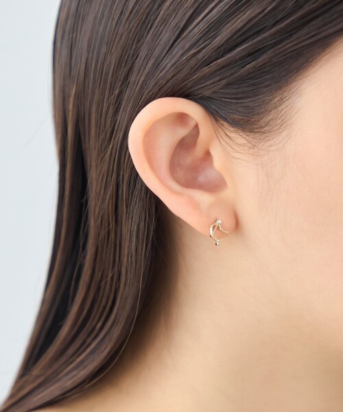 ete（エテ）の「[ゾディアック] K10YG ダイヤモンド ピアス /てんびん座（ピアス（片耳用）・レディース・イエローゴールド・FREE）」の5枚目の写真