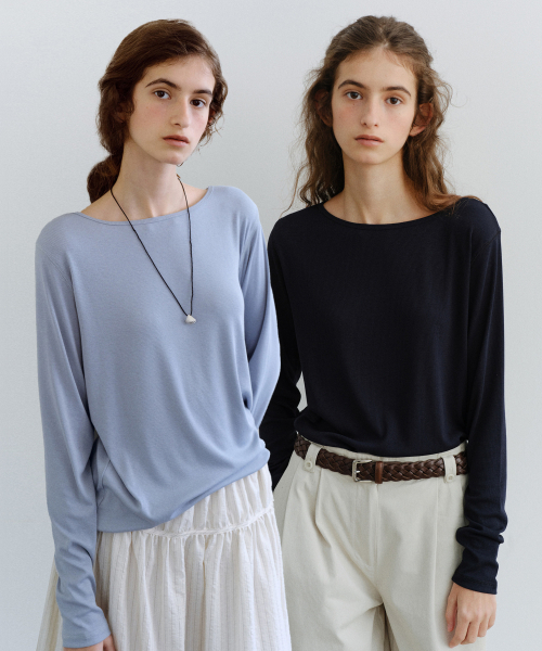 URAGO(ユラーゴ)の「Ribbed boatneck t-shirt(Tシャツ/カットソー・レディース・スカイブルー/ブラウン/ライトグレー/ホワイト/ネイビー・FREE)」の8枚目の写真