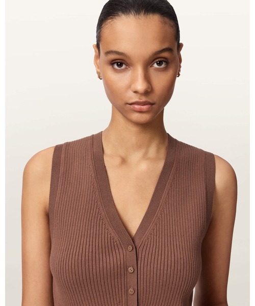 ALLSAINTS(オールセインツ)の「CRUZ RIBBED KNITTED WAISTCOAT | CRUZ リブ ニット ウエストコート(ベスト・レディース・ブラウン系その他・XS/M/S)」の3枚目の写真