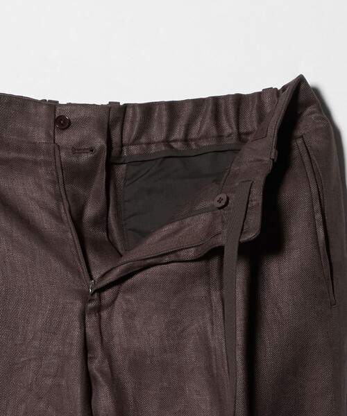 UNITED ARROWS(ユナイテッドアローズ)の「リネン ツイル 1プリーツ リラックス テーパード イージースラックス(スラックス・メンズ・ナチュラル/モカ・44/48/46)」の7枚目の写真