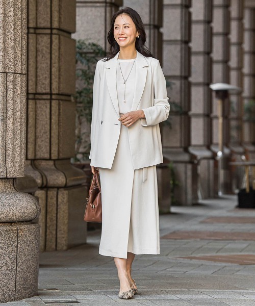 LAUTREAMONT(ロートレアモン)の「【涼・美・楽】テーラードジャケット≪13号あり≫(テーラードジャケット・レディース・ブラック/ベージュ/ブラウン・9号/11号/13号)」の5枚目の写真