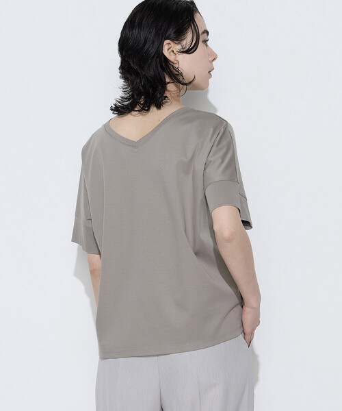 K.T KIYOKO TAKASE（キヨコタカセ）の「クールタッチコットンスムース Tシャツ（Tシャツ/カットソー・レディース・ホワイト/グレイッシュベージュ/ブラック・9号）」の22枚目の写真
