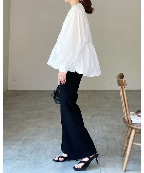 She's Closet(シーズクローゼット)の「長袖 ギャザー切り替え 裾バルーン ペプラムフレアブラウス(シャツ/ブラウス・レディース・ホワイト/ブラック・FREE)」の4枚目の写真