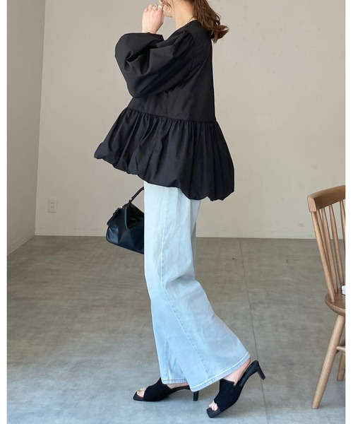 She's Closet(シーズクローゼット)の「長袖 ギャザー切り替え 裾バルーン ペプラムフレアブラウス(シャツ/ブラウス・レディース・ホワイト/ブラック・FREE)」の9枚目の写真