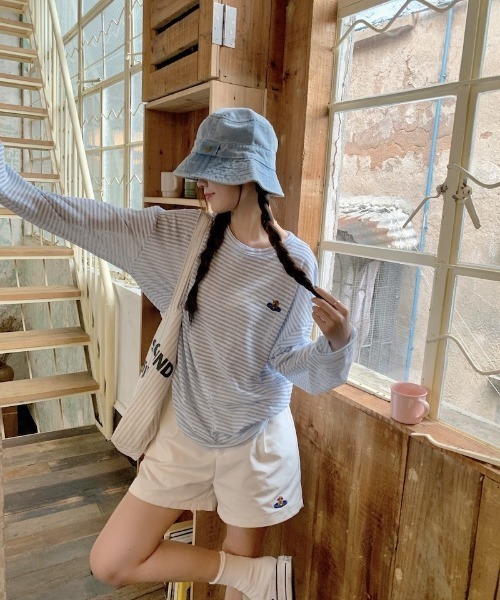 Ritzy(リッツィー)の「薄手オーバーサイズ ボーダー長袖 T シャツ(Tシャツ/カットソー・レディース・ブルー・M)」の3枚目の写真