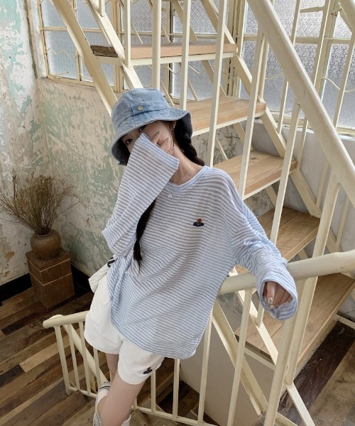 Ritzy(リッツィー)の「薄手オーバーサイズ ボーダー長袖 T シャツ(Tシャツ/カットソー・レディース・ブルー・M)」の6枚目の写真