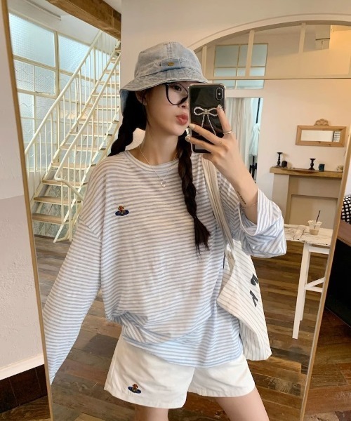 Ritzy(リッツィー)の「薄手オーバーサイズ ボーダー長袖 T シャツ(Tシャツ/カットソー・レディース・ブルー・M)」の7枚目の写真