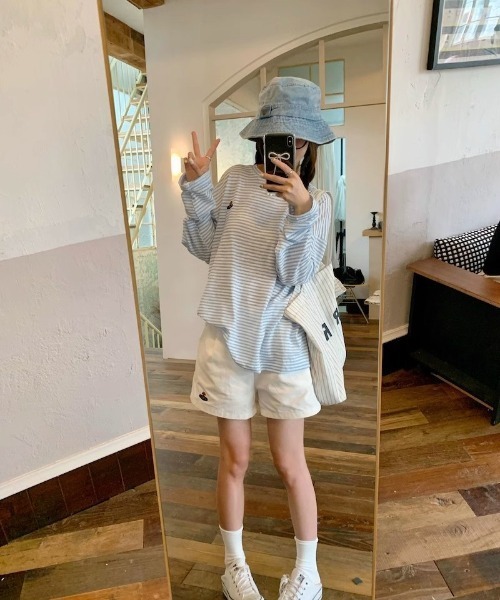 Ritzy(リッツィー)の「薄手オーバーサイズ ボーダー長袖 T シャツ(Tシャツ/カットソー・レディース・ブルー・M)」の12枚目の写真