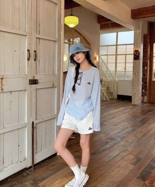 Ritzy(リッツィー)の「薄手オーバーサイズ ボーダー長袖 T シャツ(Tシャツ/カットソー・レディース・ブルー・M)」の13枚目の写真