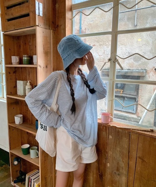 Ritzy(リッツィー)の「薄手オーバーサイズ ボーダー長袖 T シャツ(Tシャツ/カットソー・レディース・ブルー・M)」の15枚目の写真