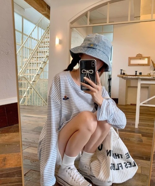 Ritzy(リッツィー)の「薄手オーバーサイズ ボーダー長袖 T シャツ(Tシャツ/カットソー・レディース・ブルー・M)」の17枚目の写真
