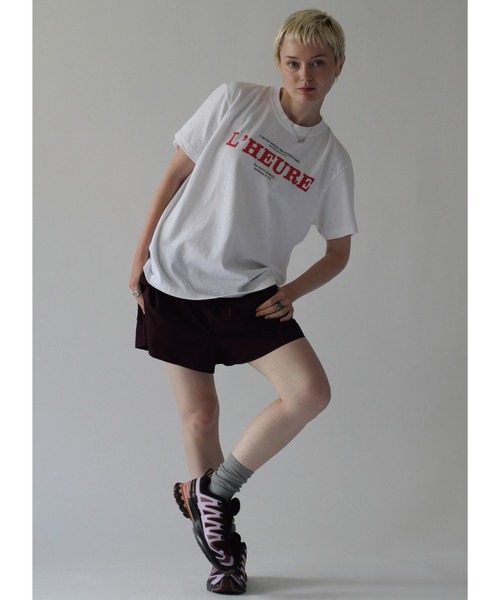 Revo.（レボ）の「【TRICOMER/トリコメル】ロゴTシャツ / プリントTシャツ（Tシャツ/カットソー・レディース・ホワイト系3/ホワイト系5/ナチュラル/ホワイト系/ホワイト系1/ホワイト系2/アイボリー/ホワイト系7/ブラック系/ベージュ/オレンジ/ホワイト系4/ホワイト系6/ブラック系1/ダークネイビー/レッド・FREE）」の2枚目の写真