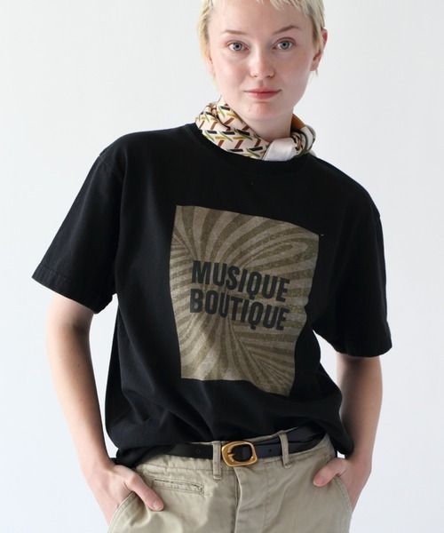 Revo.（レボ）の「【TRICOMER/トリコメル】ロゴTシャツ / プリントTシャツ（Tシャツ/カットソー・レディース・ホワイト系3/ホワイト系5/ナチュラル/ホワイト系/ホワイト系1/ホワイト系2/アイボリー/ホワイト系7/ブラック系/ベージュ/オレンジ/ホワイト系4/ホワイト系6/ブラック系1/ダークネイビー/レッド・FREE）」の20枚目の写真