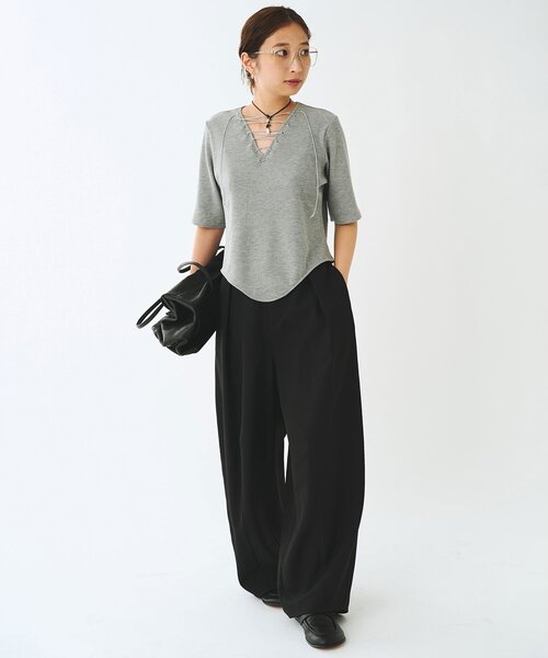 Whim Gazette(ウィムガゼット)の「<WEB限定>【Nuition】レースアッププルオーバー(Tシャツ/カットソー・レディース・グレー/ブラック・FREE)」の13枚目の写真