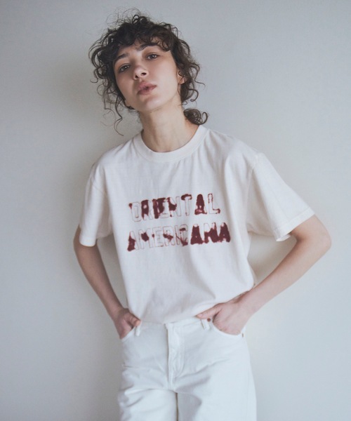 AUTHEN(オーセン)の「【AUTHEN】オーセン/ SS OA クラッシュ エンブロイダリー Tシャツ(Tシャツ/カットソー・メンズ・オフホワイト/レッド系その他/チャコールグレー・X-SMALL/LARGE/SMALL)」の2枚目の写真