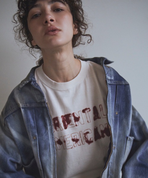 AUTHEN(オーセン)の「【AUTHEN】オーセン/ SS OA クラッシュ エンブロイダリー Tシャツ(Tシャツ/カットソー・メンズ・オフホワイト/レッド系その他/チャコールグレー・X-SMALL/LARGE/SMALL)」の4枚目の写真