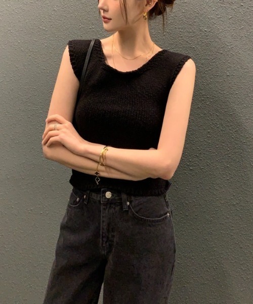 CHUL(チュル)の「バックリボンニットトップス ノースリーブ フェミニン きれいめ トップス(その他トップス・レディース・ブラウン/ホワイト/ブラック/アイボリー・FREE)」の3枚目の写真