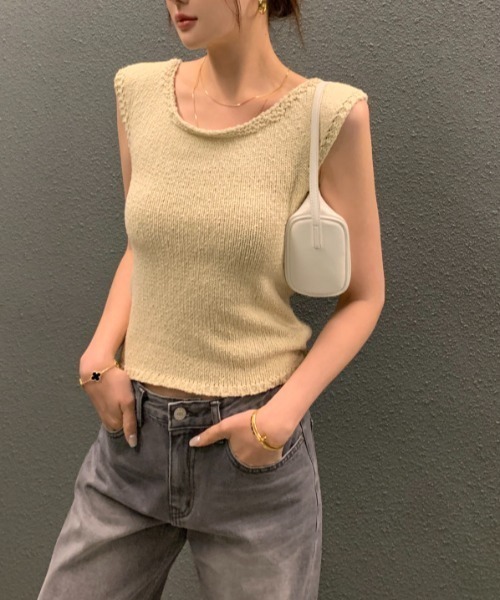 CHUL(チュル)の「バックリボンニットトップス ノースリーブ フェミニン きれいめ トップス(その他トップス・レディース・ブラウン/ホワイト/ブラック/アイボリー・FREE)」の6枚目の写真