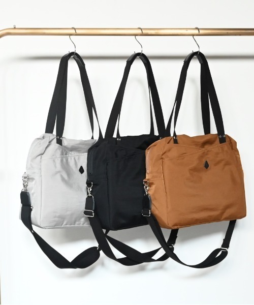 CLEDRAN(クレドラン)の「【A4収納可能 2WAY】CL4003 CHEVA TRAVEL BOSTON(ボストンバッグ・レディース・ブラック/マスタード/ライトグレー・FREE)」の3枚目の写真