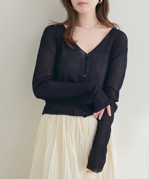 natural couture（ナチュラルクチュール）の「針抜きリブシアーラメカーデ（カーディガン/ボレロ・レディース・グレイッシュベージュ/ライトベージュ/ピンク/サックスブルー/ネイビー/ブラック・FREE）」の5枚目の写真