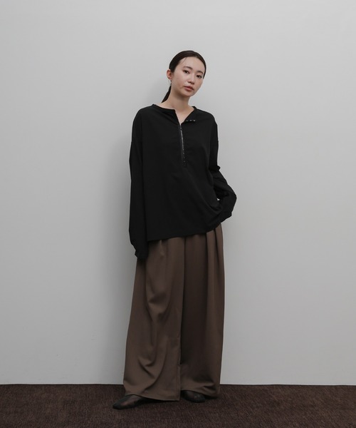 select MOCA Et(セレクトモカエト)の「【Et】Oversized Front Hook Long Tee(Tシャツ/カットソー・レディース・ホワイト/ブラック・FREE)」の4枚目の写真