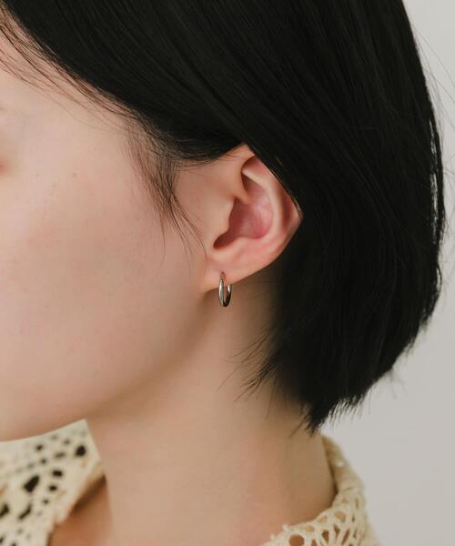 SMELLY（スメリー）の「ステンレスフープピアス10mm（ピアス（両耳用）・レディース・ゴールド/シルバー・-）」の5枚目の写真