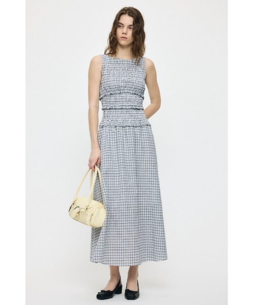 MOUSSY(マウジー)の「SLEEVELESS PLAID CHECK ドレス(ワンピース・レディース・ホワイト系その他/ブラック/ブルー系その他・1/2)」の2枚目の写真