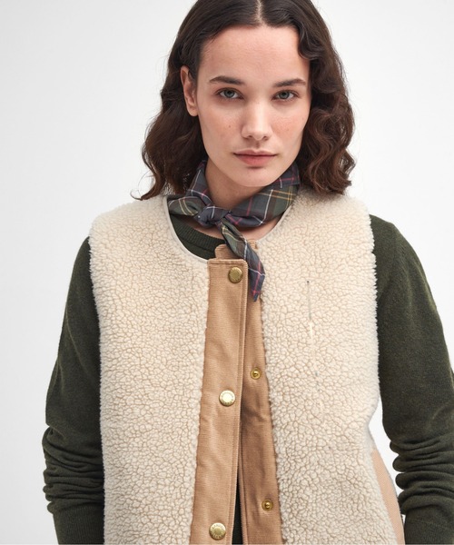 Barbour(バブアー)の「Barbour/バブアー Dulsie Liner ボアライナー ベスト LLI0016(ベスト・レディース・ブラック/ナチュラル・10)」の8枚目の写真