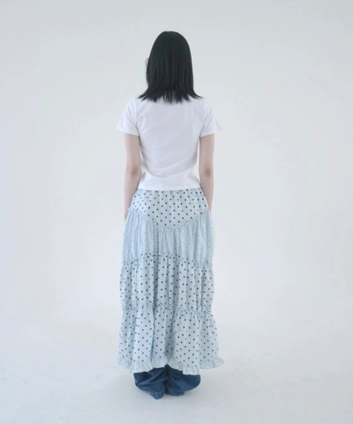 GEMEDA(ジェメダ)の「ドット柄ティアードフリルロングスカート(スカート・レディース・ホワイト/ブラック/ライトブルー・M)」の9枚目の写真