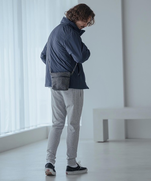 Magine(マージン)の「mko13754-Wool Herringbone Fabric Mini Bag ミニバッグ(MGN-263-034)(ショルダーバッグ・メンズ・チャコール・FREE)」の6枚目の写真