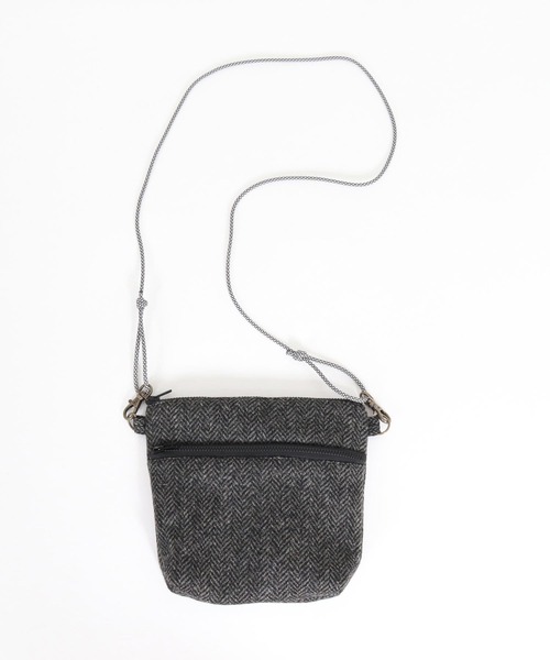 Magine(マージン)の「mko13754-Wool Herringbone Fabric Mini Bag ミニバッグ(MGN-263-034)(ショルダーバッグ・メンズ・チャコール・FREE)」の8枚目の写真