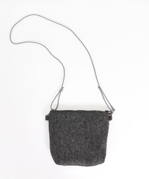 Magine(マージン)の「mko13754-Wool Herringbone Fabric Mini Bag ミニバッグ(MGN-263-034)(ショルダーバッグ・メンズ・チャコール・FREE)」の9枚目の写真