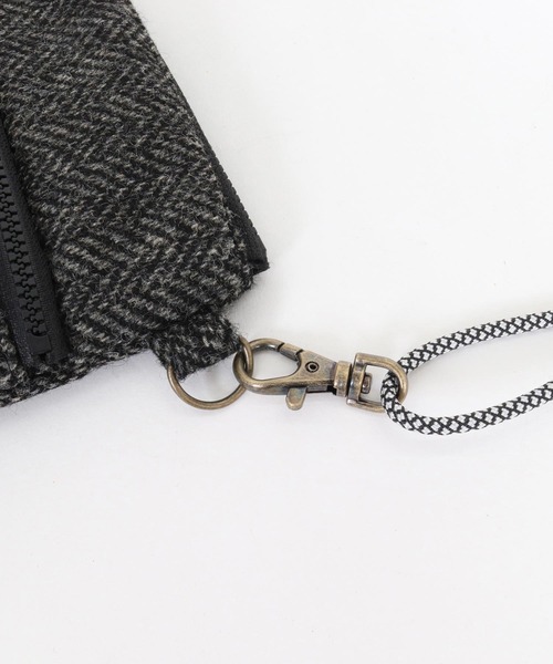 Magine(マージン)の「mko13754-Wool Herringbone Fabric Mini Bag ミニバッグ(MGN-263-034)(ショルダーバッグ・メンズ・チャコール・FREE)」の12枚目の写真