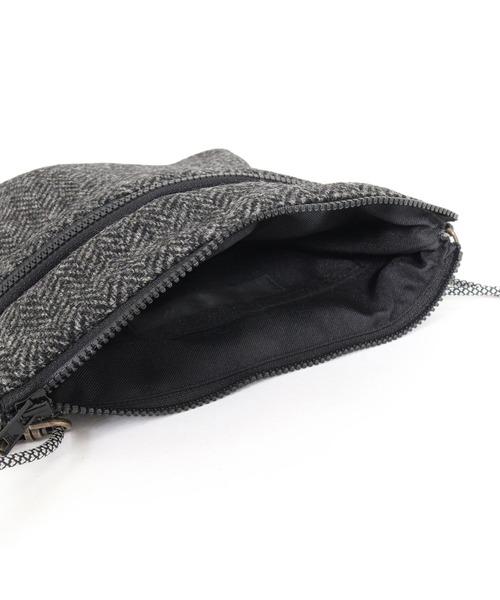 Magine(マージン)の「mko13754-Wool Herringbone Fabric Mini Bag ミニバッグ(MGN-263-034)(ショルダーバッグ・メンズ・チャコール・FREE)」の16枚目の写真