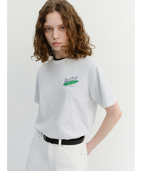 DUNST(ダンスト)の「UNISEX SUMMER HOLIDAY SURF BOARD T-SHIRT_UDTS6B133_LIGHT MELANGE GREY(Tシャツ/カットソー・レディース・アッシュグレー・X-LARGE/XX-LARGE/X-SMALL/SMALL/MEDIUM/LARGE)」の2枚目の写真