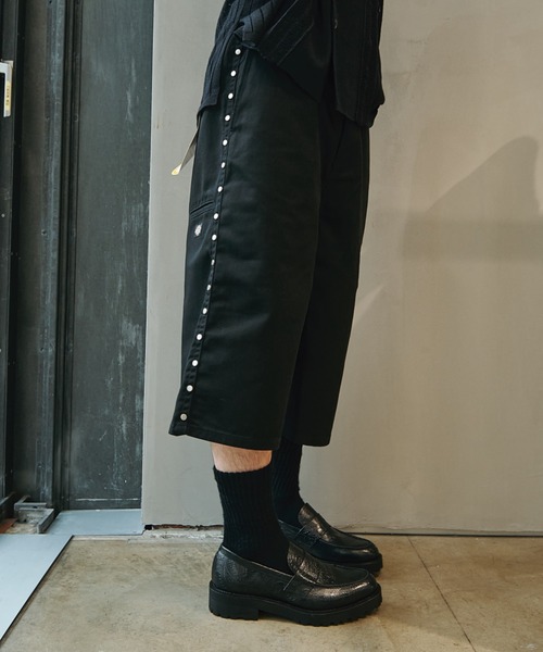 AFB（エーエフビー）の「STUDDED HALF PANTS（チノパンツ・メンズ・ブラック/カーキ/グレー・MEDIUM/LARGE）」の16枚目の写真