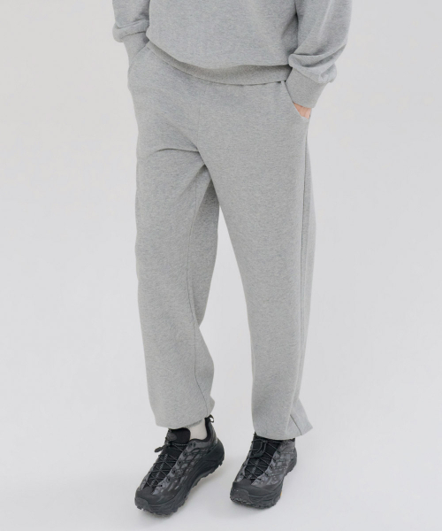 CHASECULT（チェイスカルト）の「ユニセックス エッセンシャル ジョガーパンツ-FERU7211B0B（スウェットパンツ・レディース・ライトグレー・67/70/76/82/86/92）」の2枚目の写真