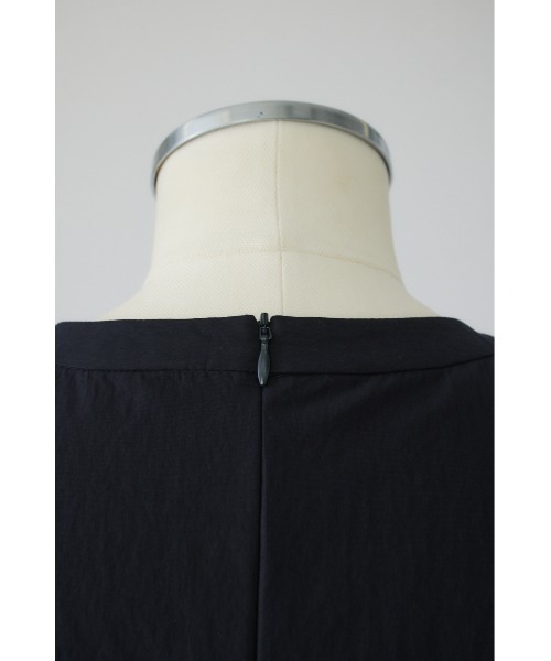RIM.ARK（リムアーク）の「Asymmetric hem woven T/SH(アシンメトリー ヘム ウーブン ティーシャツ)（Tシャツ/カットソー・レディース・ホワイト/ブラック/ダークネイビー・FREE）」の20枚目の写真